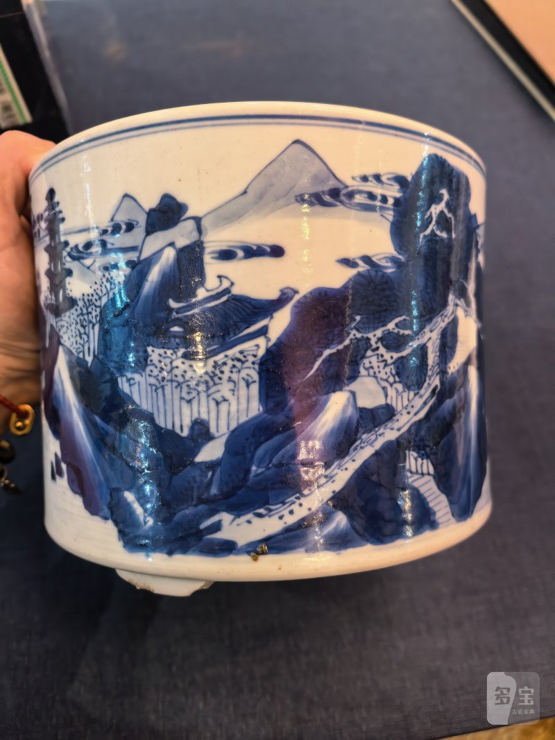 清康熙 青花山水人物三足笔海 - 图9